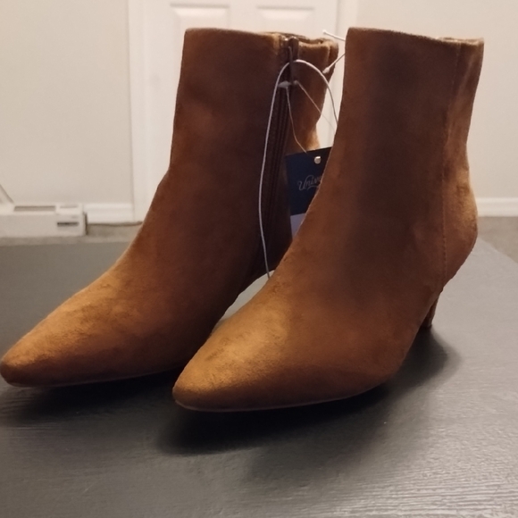 Universal Thread Brown Heeled Boots with Pointed Toe - Picture 8 of 10